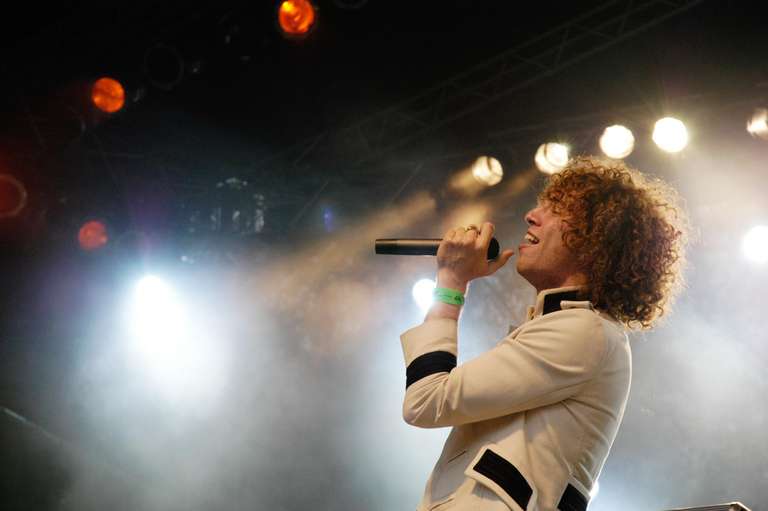 HOT HOT HEAT - Monsters Of Spex 2005