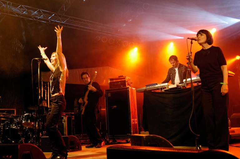 SAINT ETIENNE - Monsters Of Spex 2005