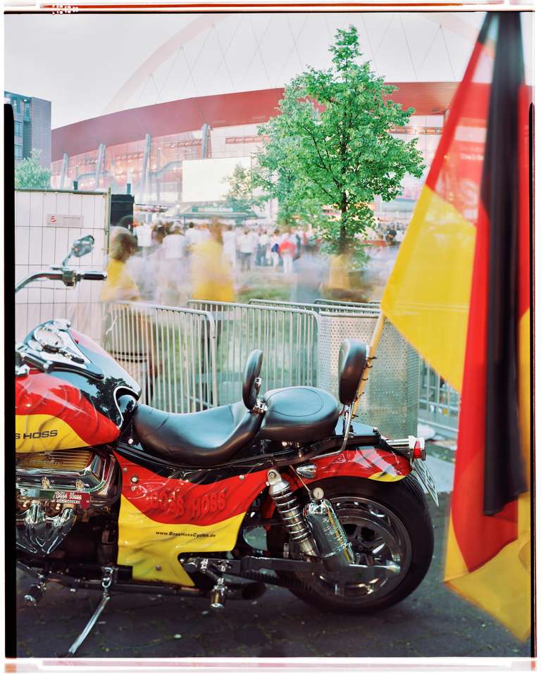 Public Viewing in der Köln-Arena während der Fußball-EM am 8. Juni 2008.